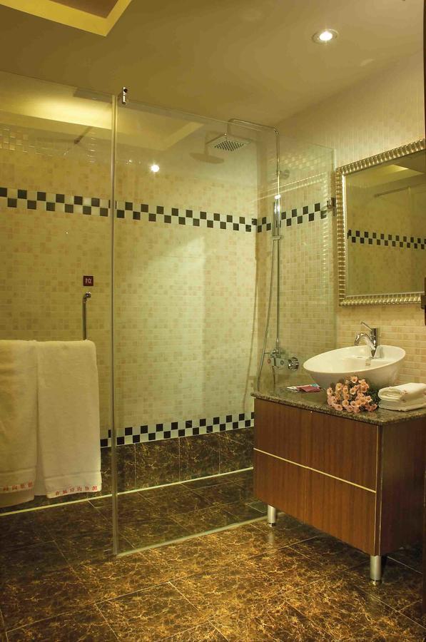 Spring Breeze Boutique Motel Kaohsiung Eksteriør billede